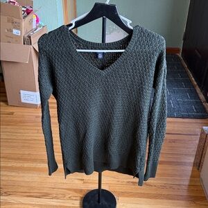 American Eagle Outfitters Olive V-Neck Sweater
